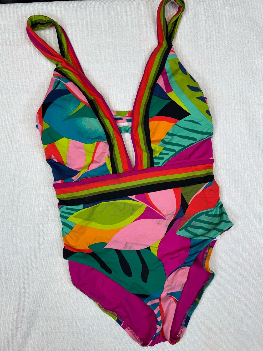 Trina Turk One-Piece Swimsuit Womens Size 6 Multicolor Tropical Plunge FLAWED